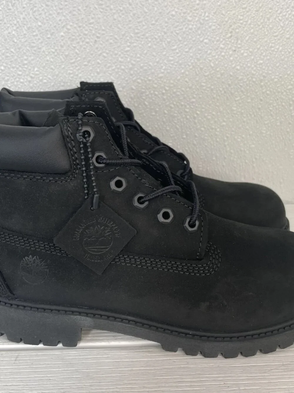 Timberland Youth Size 3 Premium 6 inch Waterproof Boot Black Nubuck Lace up